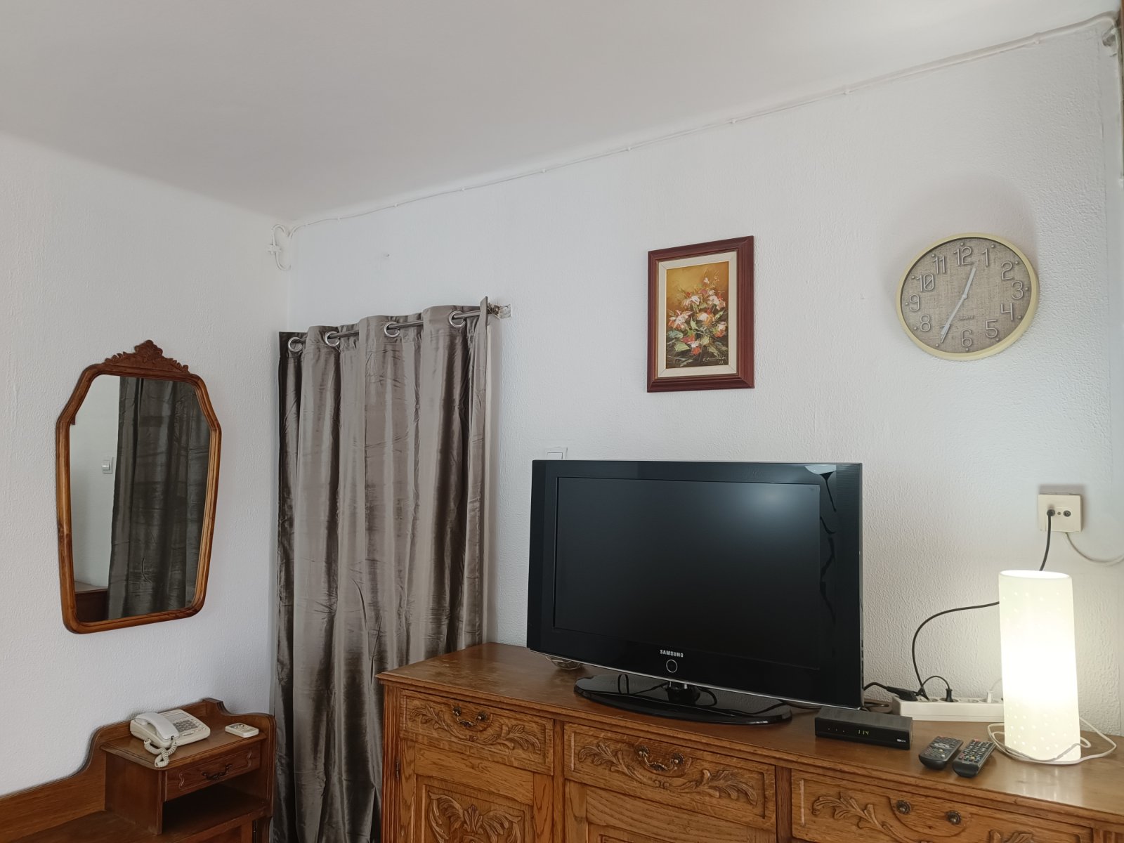 Izdajem renoviran 1.0 stan u Paviljonima, 35 m2